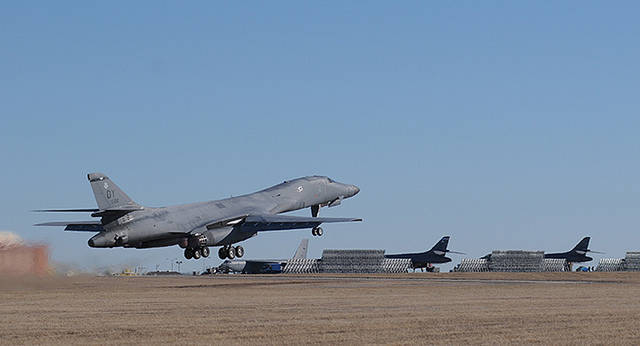 La USAF recibió el primer bombardero B-1 actualizado con una estación de combate integral