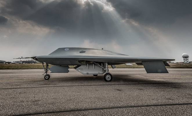 영국 UAV Taranis의 첫 비행 슈팅