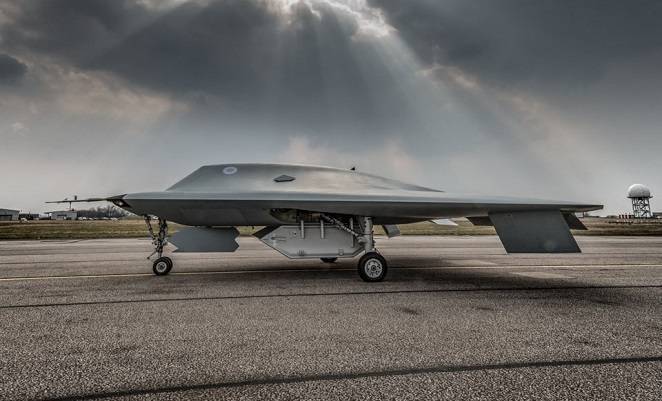 Ripresa del primo volo del Taranis britannico UAV