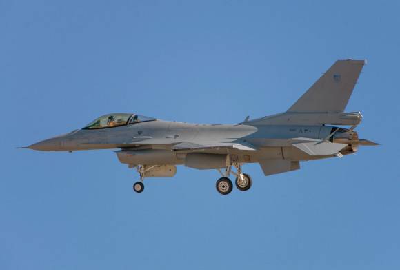 The Air Force of Oman received the first F-16 fighter