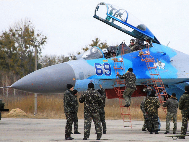 在乌克兰开始了空军和防空参与的大规模军事演习