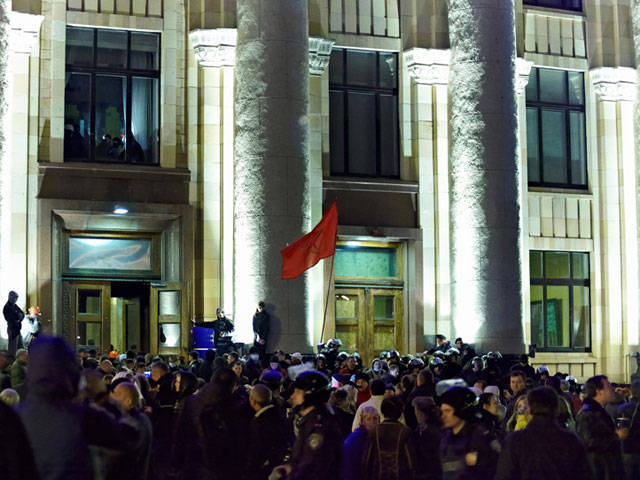 Demonstranten in Charkiw warten auf Verstärkung aus Donezk und Lugansk