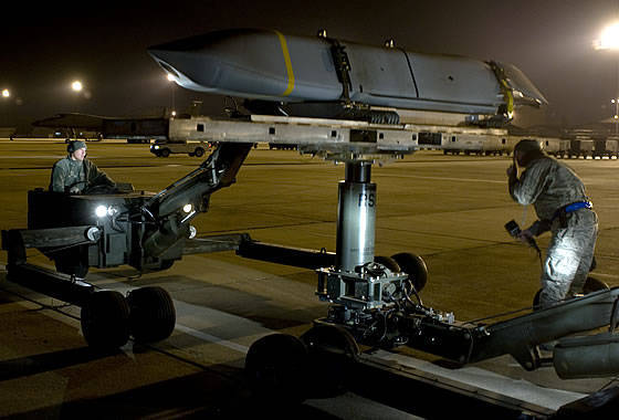 ВВС США получили первую партию серийных КР JASSM-ER
