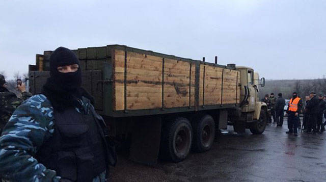 Un camion avec des obus au système Grad a été arrêté près de Slavyansk