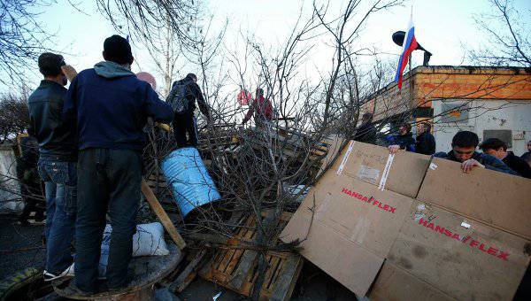 Bilinmeyen Slavyansk yakınlarındaki bir mobil milis grubuna ateş açtı