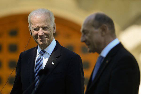 부카레스트의 바이든 (Biden)은 미래의 우크라이나 분쟁 해결을위한 루마니아의 특별한 역할에 관해 이야기했다.