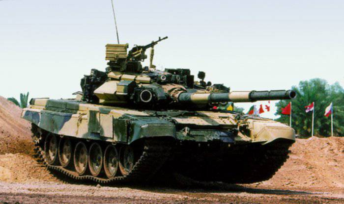 Hundra T-90S stridsvagnar har levererats till Azerbajdzjan. Baku redo att köpa ytterligare 100