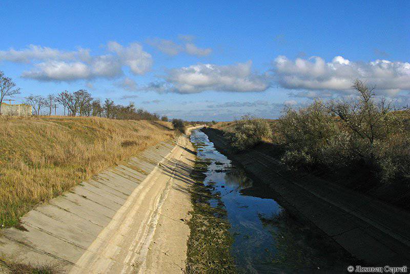 Kiev makes water for Crimea "golden"