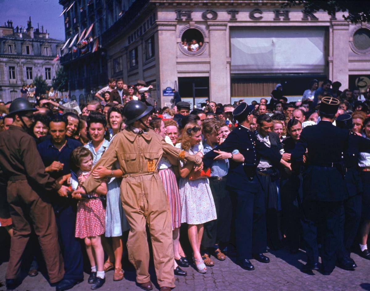 Париж в 1945 году