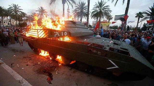 लेबनान में टैंक "मर्कवा एक्सएनयूएमएक्स" जल गया