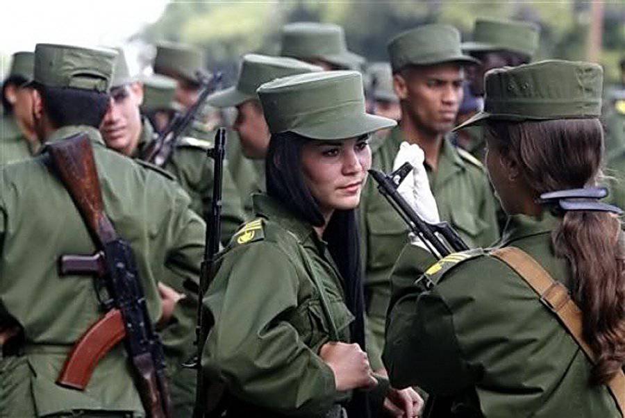 Женщины в кубинской армии. Кубинские войска. Военная форма кубинской армии. Униформа армии Кубы.