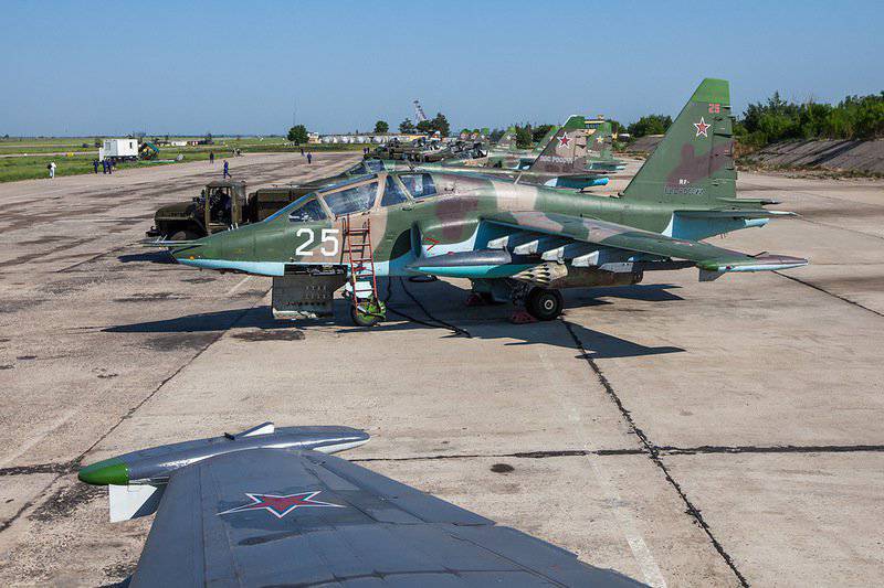 Lipetsk flygbas. Su-25 och Su-24
