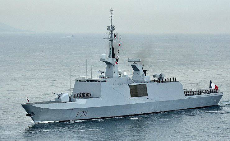 "Surkuf" sedang menyelidiki Krimea, Armada Laut Hitam Rusia sedang menyelidiki "Surkuf"