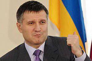 Герой Facebook Арсен Аваков бросает на юго-восток 100% боевых и патрульных подразделений МВД