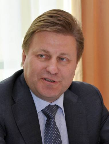 Sergey KOROTKOV: Setelah membeli satu pesawat tempur, negara tidak akan merasa aman