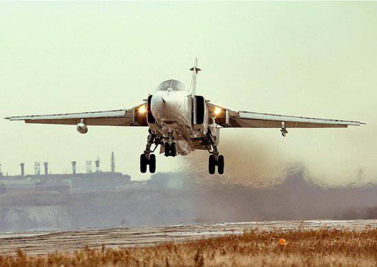 A Központi Katonai Körzet 30 légiközlekedési legénysége éjszakai tankolást végzett a levegőben