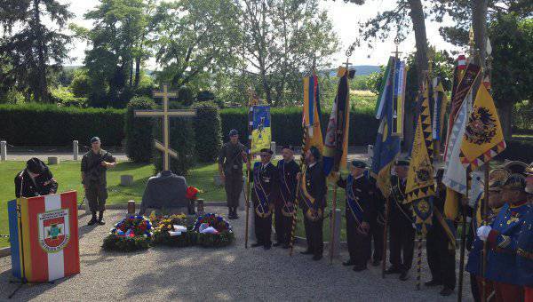 Abertura da cruz em memória dos prisioneiros russos da Primeira Guerra Mundial perto de Viena