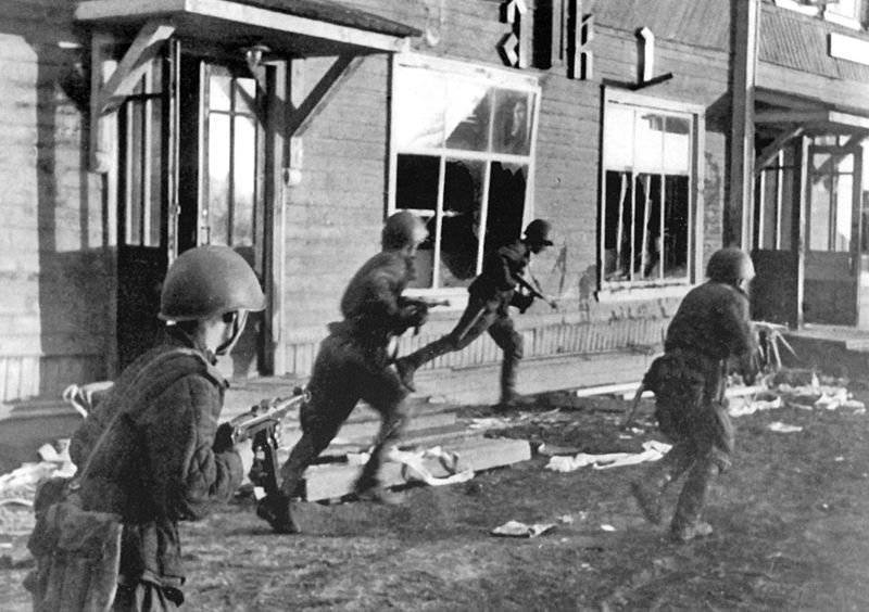 Quatrième frappe stalinienne: opération de débarquement de Tuloksine et libération de Petrozavodsk