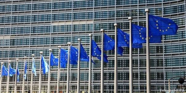 Мертворожденное дитя Евросоюза. Десять лет назад была одобрена Конституция ЕС