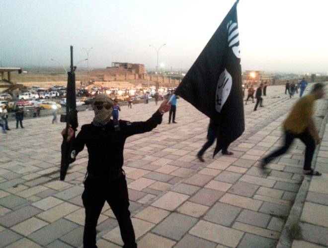 Radikal Sunni ngumumake nggawe "Khilafah Islam" ing wilayah kontrol Suriah lan Irak