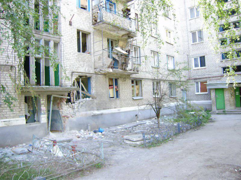 innergård Frunze street, 4 och Frunze street, 6 (beskjutning från byn Krapovka)