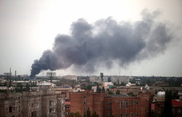 Air strike in the suburbs of Lugansk