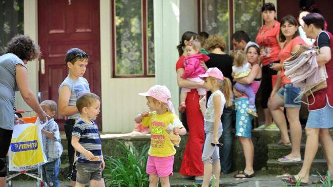 साकी ने यूक्रेनी शरणार्थियों की उपस्थिति के लिए जिम्मेदार लोगों को पाया