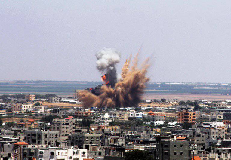 예루살렘에있는 팔레스타인 영토 손상 집에서 발사 된 미사일