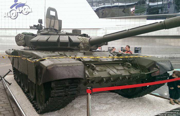 展示会「MILEX-2014」でのロシアとベラルーシの軍事装備