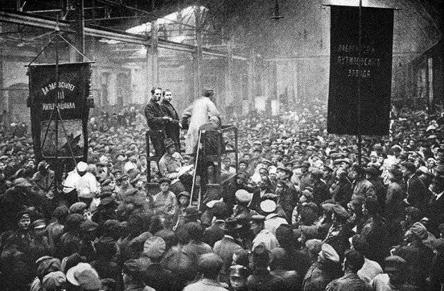Yagene Petrograd ora ngetutake para anarkis ing taun 1917?