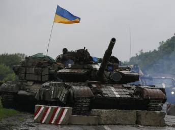 Striełkow: około 70 ukraińskich czołgów atakuje Ługańsk