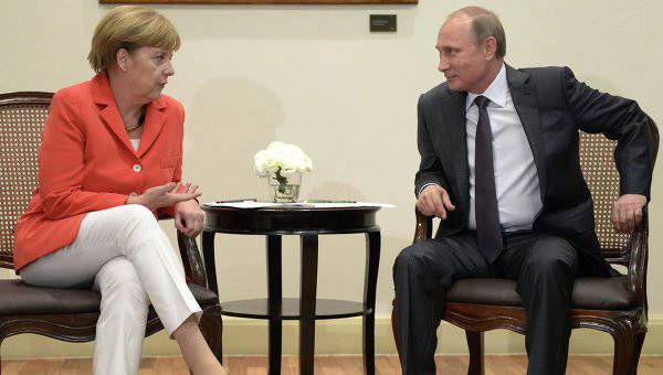Vladimir Putin y Angela Merkel estuvieron de acuerdo en que la situación en Ucrania tiende a degradarse