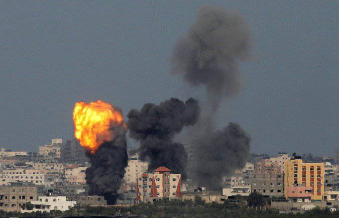 Israel disparou artilharia no Líbano em resposta a um ataque com mísseis.