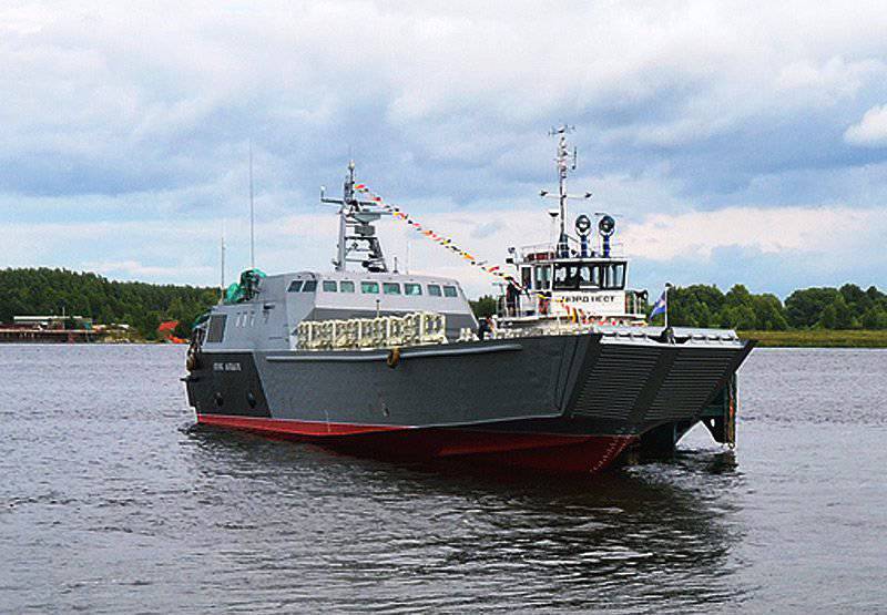 Die Besatzung des neuesten Landungsbootes "Denis Davydov" führte Schüsse in der Ostsee durch und testete das Kraftwerk