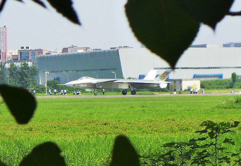 Čtvrtý prototyp nadějné stíhačky J-20 se objevil v Číně