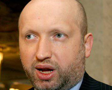 Turchynov ndhesek Rada supaya cepet ndhukung dekrit Poroshenko babagan mobilisasi sabanjure "pakan meriam"