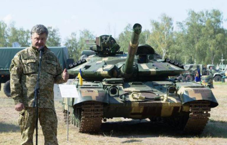 Poroshenko bezocht het oefenterrein van de Nationale Garde