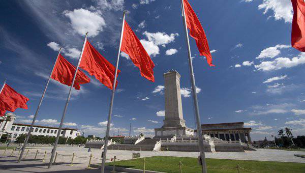 China dezvoltă o nouă rachetă balistică intercontinentală