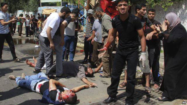 10 people killed by explosion at UN school in Gaza