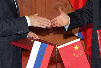 Η Δύση χτυπά τη Ρωσία, αλλά στοχεύει στην Κίνα