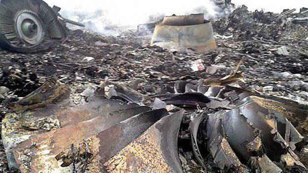Petro Poroshenko: Investigation at the crash site "Boeing" prevents the threat from terrorists