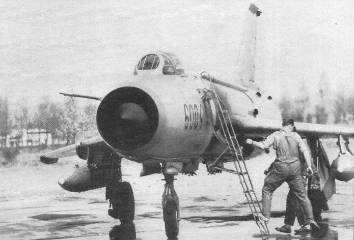 El vuelo de un oficial soviético en Alemania en un Su-7BM 27 secuestrado en mayo 1973.