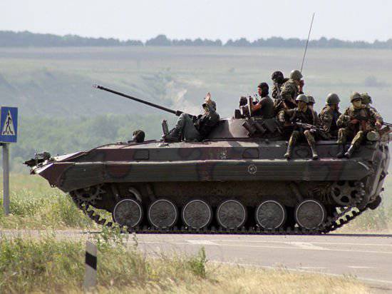Britische Medien: Russische Panzerfahrzeuge überquerten die Grenze zur Ukraine