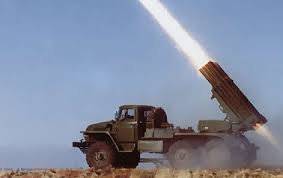 Колонну беженцев в Луганском регионе обстреляли из "Градов"