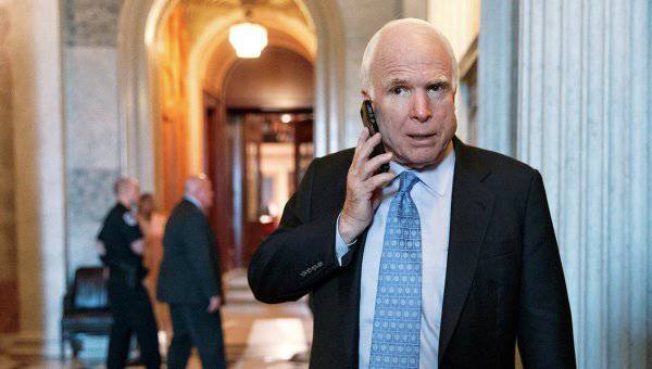 John McCain: Meidän on autettava vapaata Syyrian armeijaa