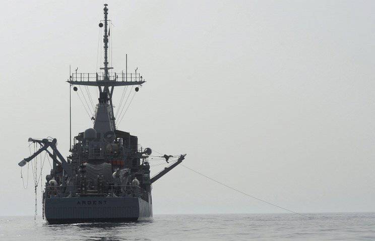 美国巡逻舰在波斯湾炮击伊朗船只