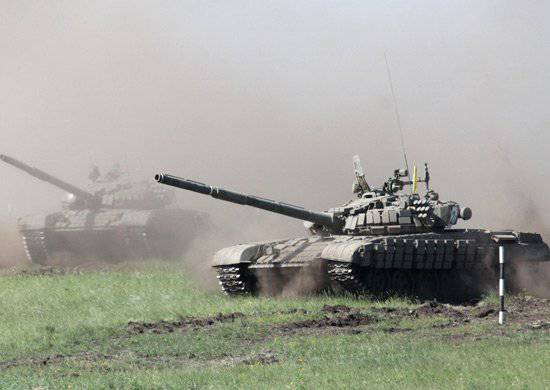Las tripulaciones del Distrito Militar Central se practican en duelos de tanques.