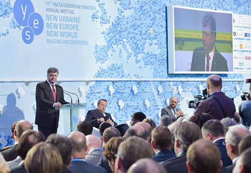Ялтинский форум Порошенко проводит в Киеве и заявляет, что вернёт Крым