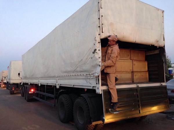 Die zweite humanitäre Kolonne aus Russland zieht nach Lugansk