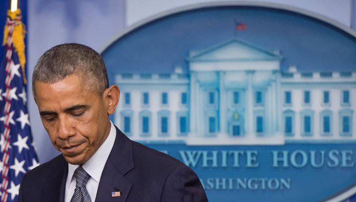 Un uomo con un coltello pieghevole ha spaventato Barack Obama